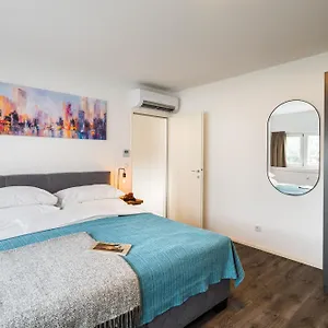 Urban Island I Riverside Апартаменты