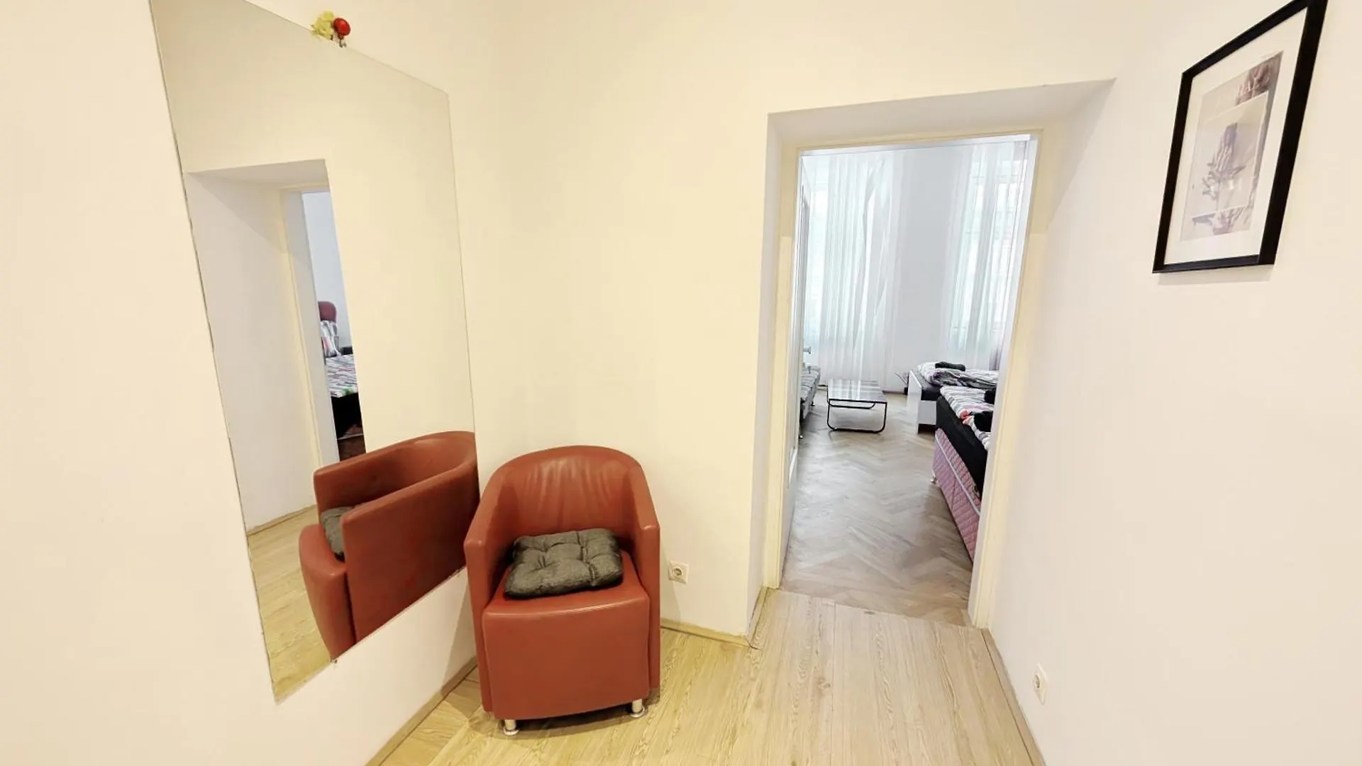 Cozy Apartment In Lugner City Area Viena