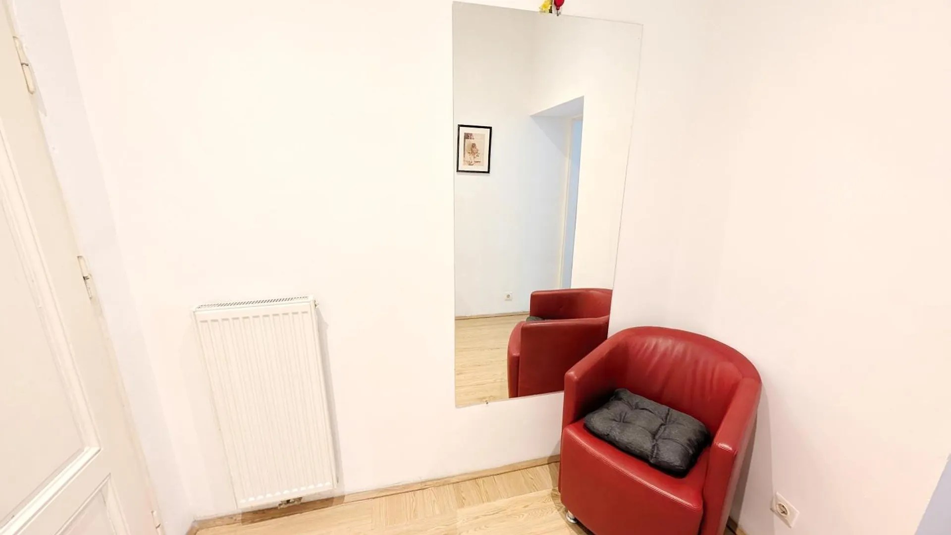 Cozy Apartment In Lugner City Area Viena
