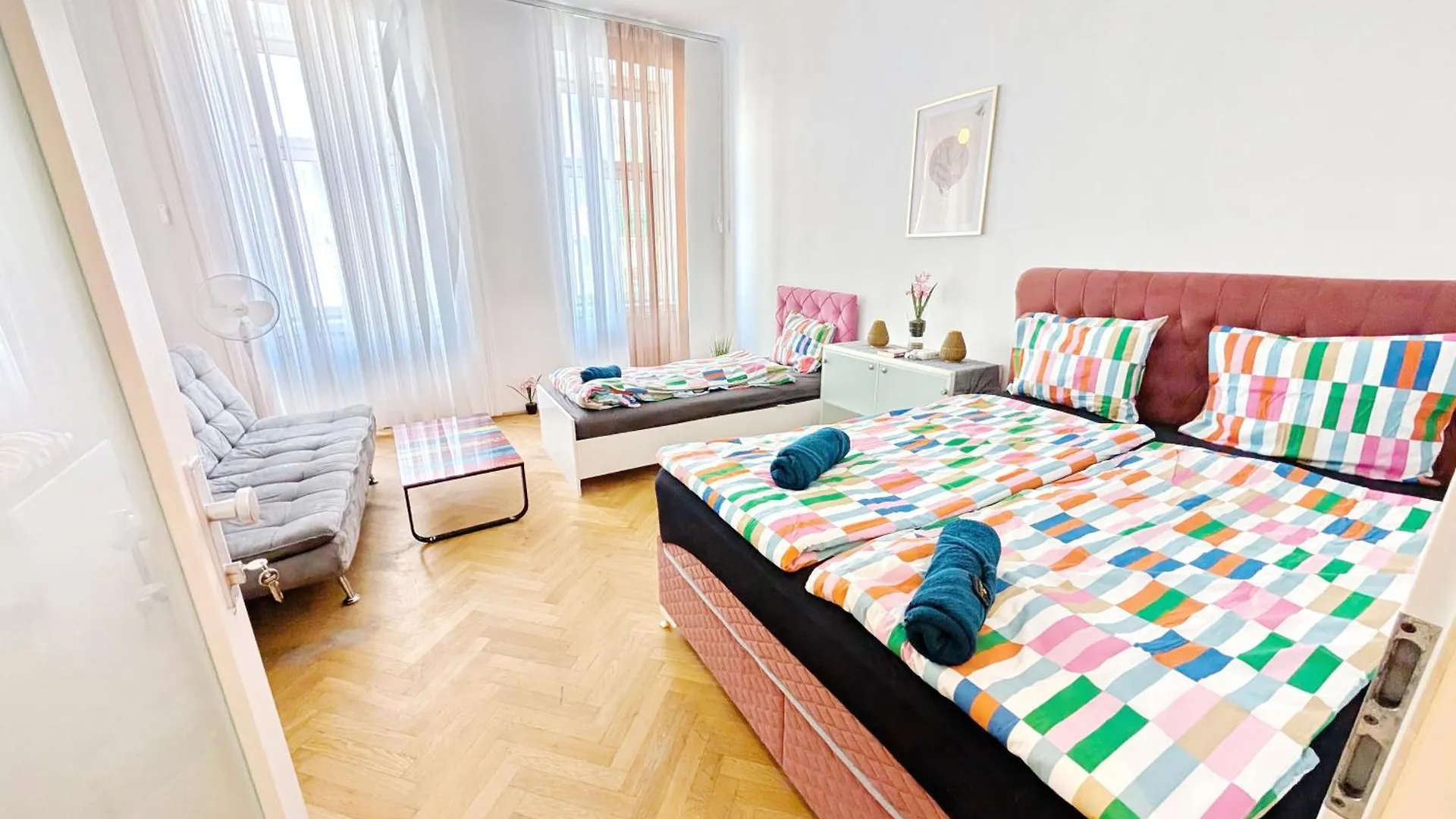 Cozy Apartment In Lugner City Area Viena Austria