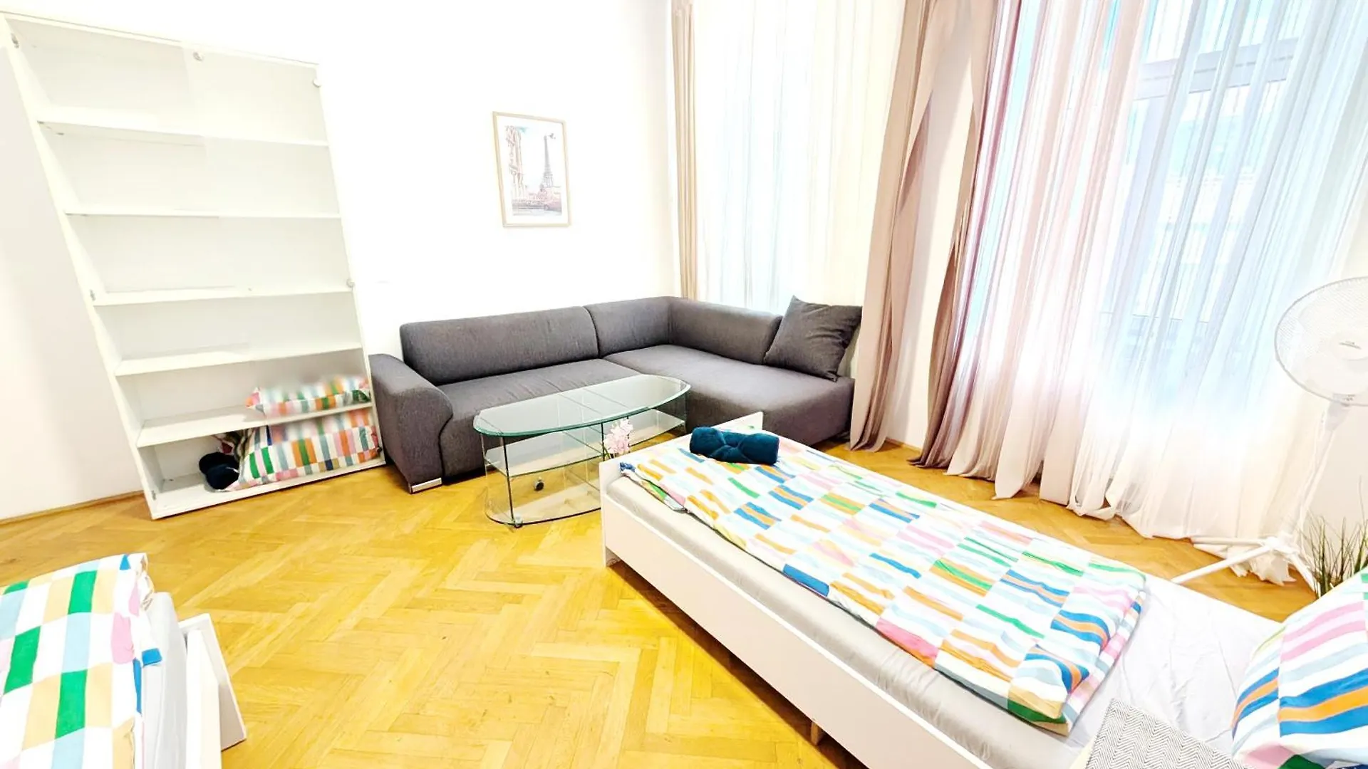 Cozy Apartment In Lugner City Area Viena