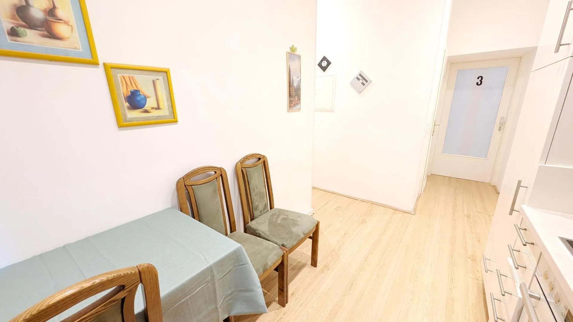 Cozy Apartment In Lugner City Area Viena Austria