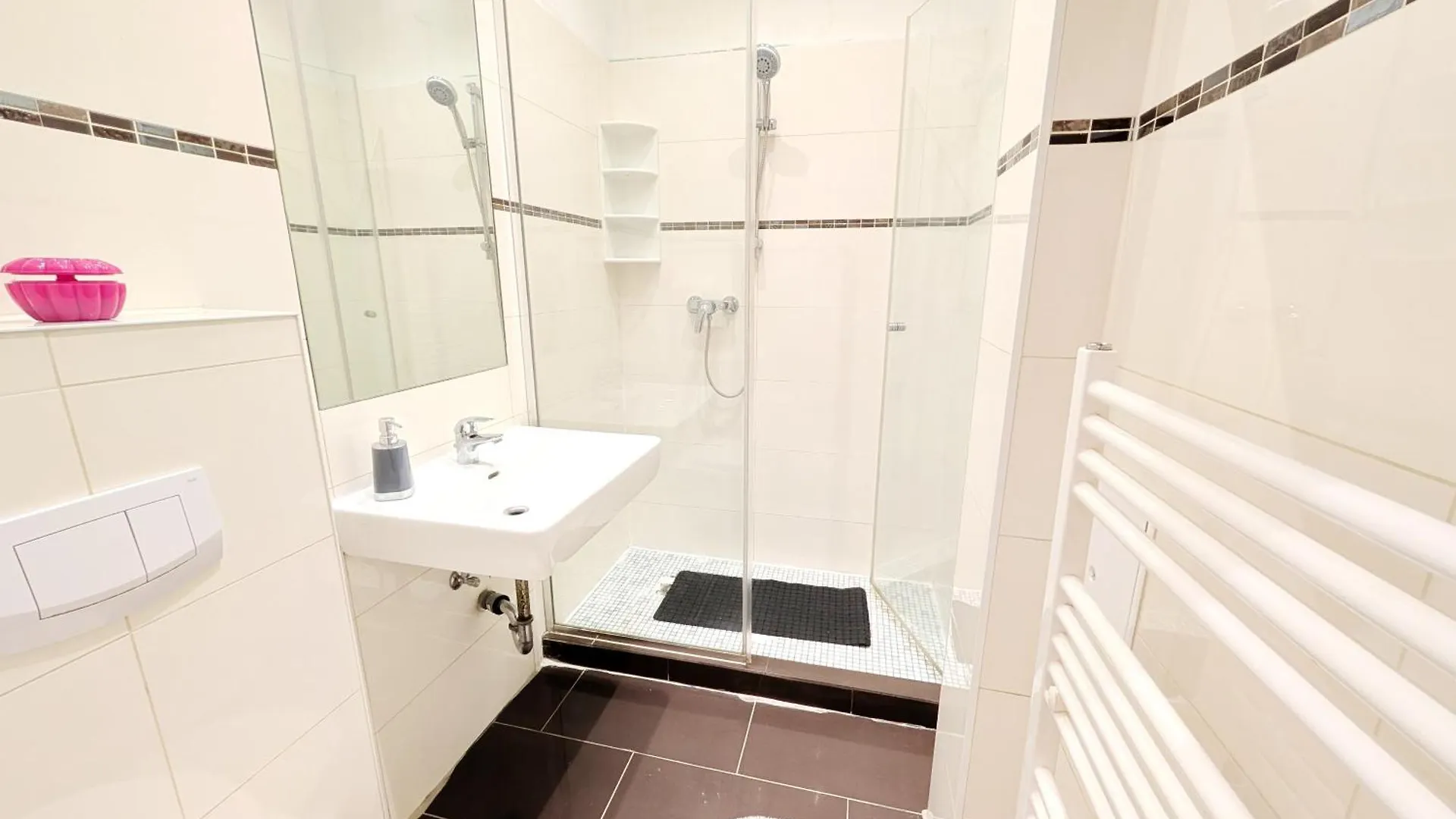 Cozy Apartment In Lugner City Area Viena 0*,
