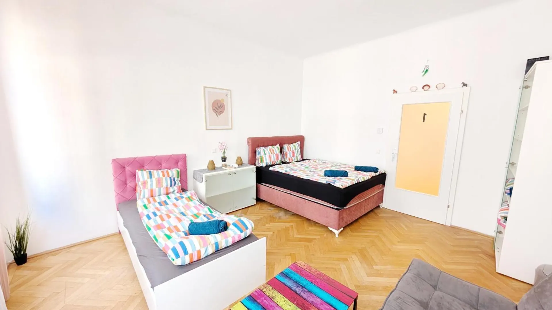 Cozy Apartment In Lugner City Area Viena